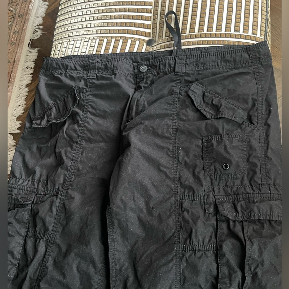 Norma Kamali Black Cargo Capri Pants - Picture 5 of 10